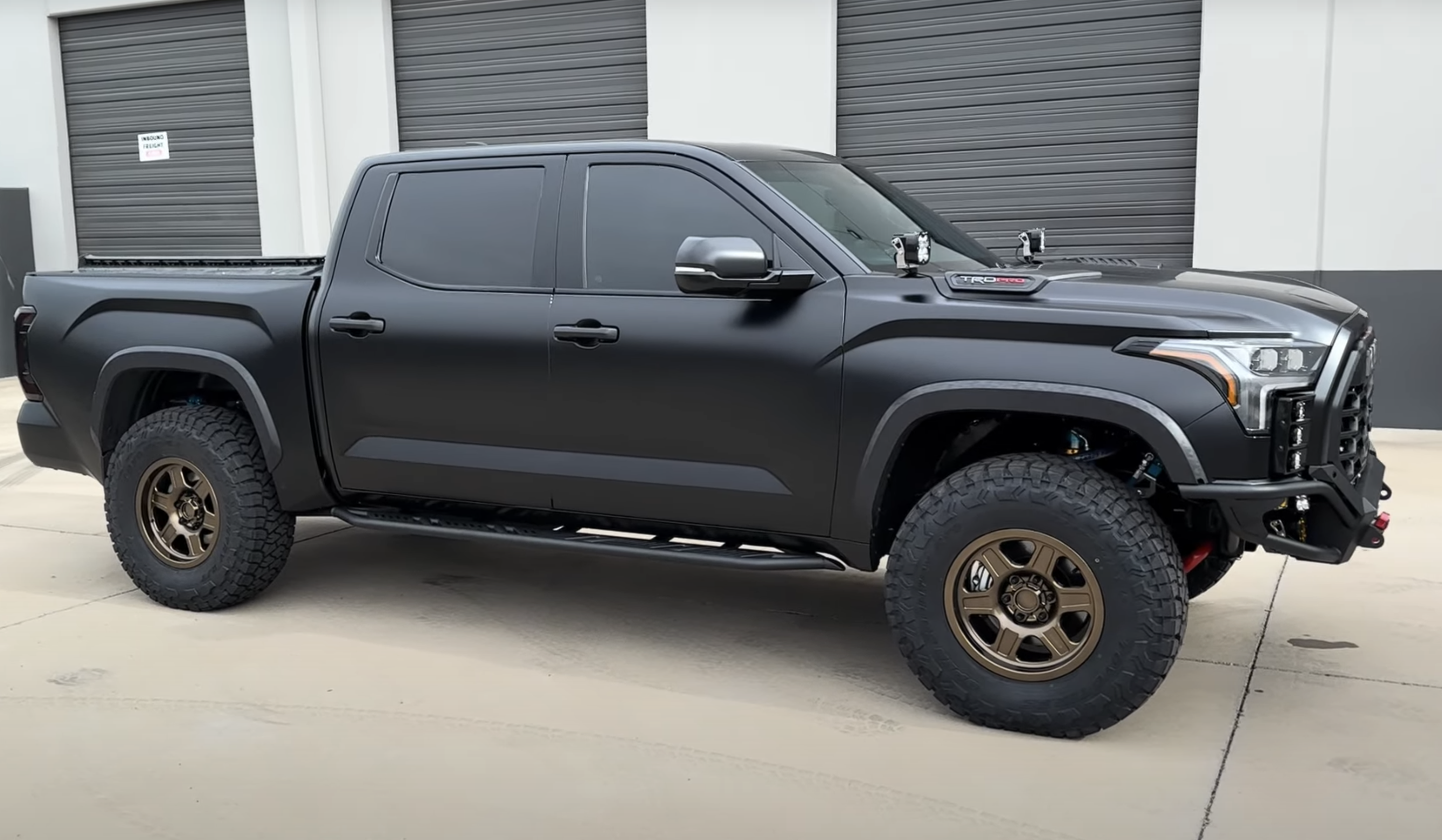 an amazing custom toyota tundra build with 37" tires