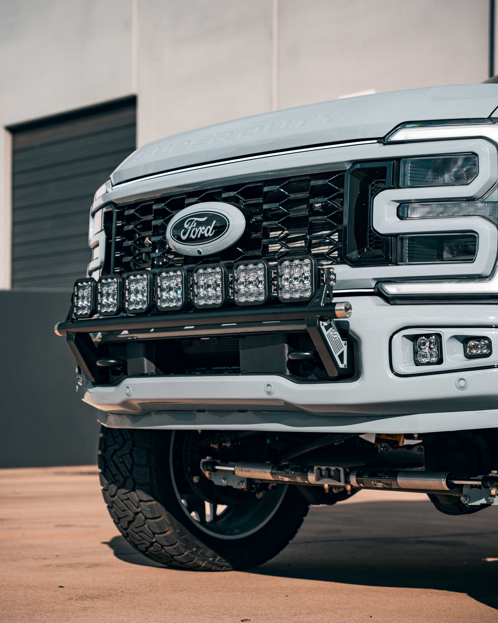 5th Gen - Ford F-250, F-350, F-450, F-550 Westcott Designs LIght Bar - Version 2 with Baja Designs XL7 Linkable Lights - Lifestyle 14