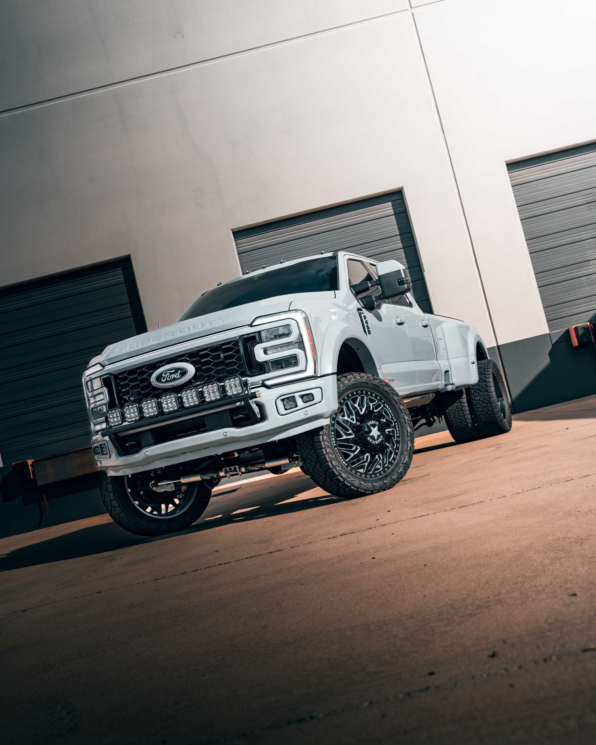 5th Gen - Ford F-250, F-350, F-450, F-550 Westcott Designs LIght Bar - Version 2 with Baja Designs XL7 Linkable Lights - Lifestyle 2
