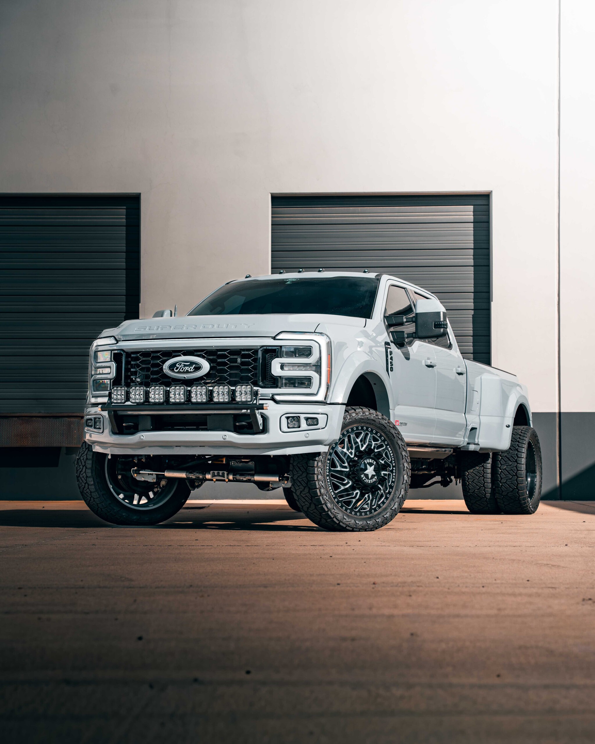 5th Gen - Ford F-250, F-350, F-450, F-550 Westcott Designs LIght Bar - Version 2 with Baja Designs XL7 Linkable Lights - Lifestyle 4