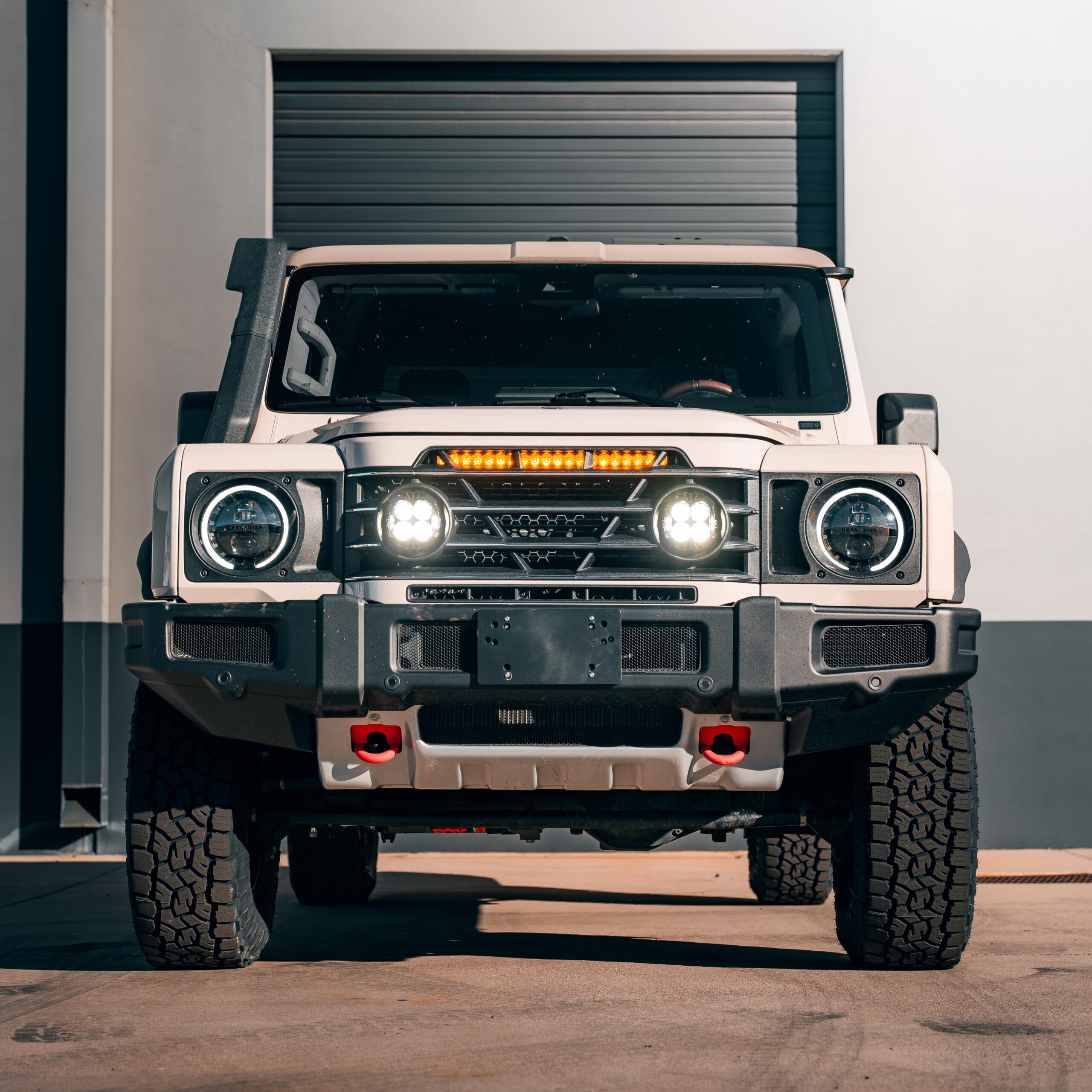 Westcott Designs Ineos Granadier Hidden Grille 20" Heretic Light Bar Bracket - Image 3