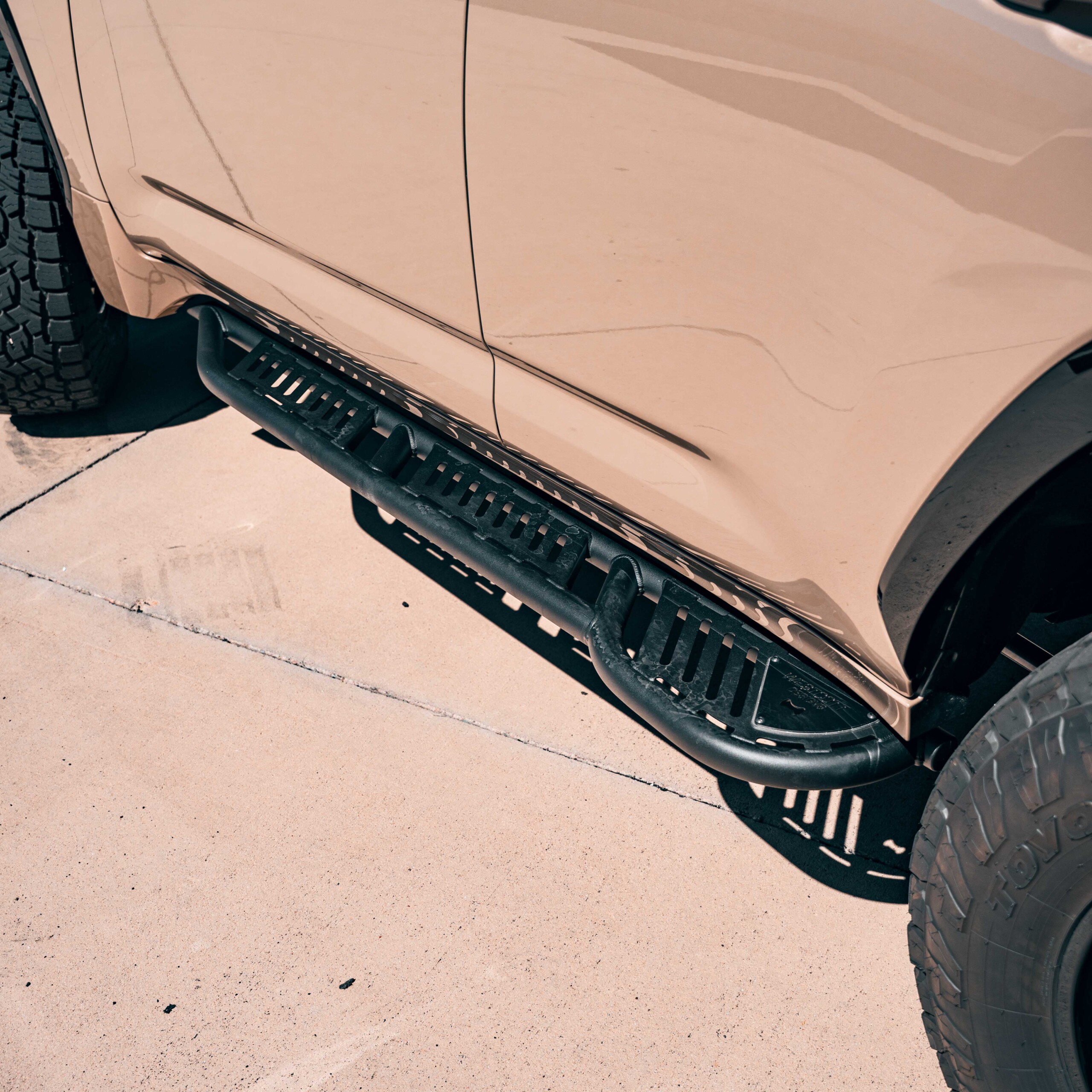 Lexus 700 & 600 Rock Sliders Lifestyle 5
