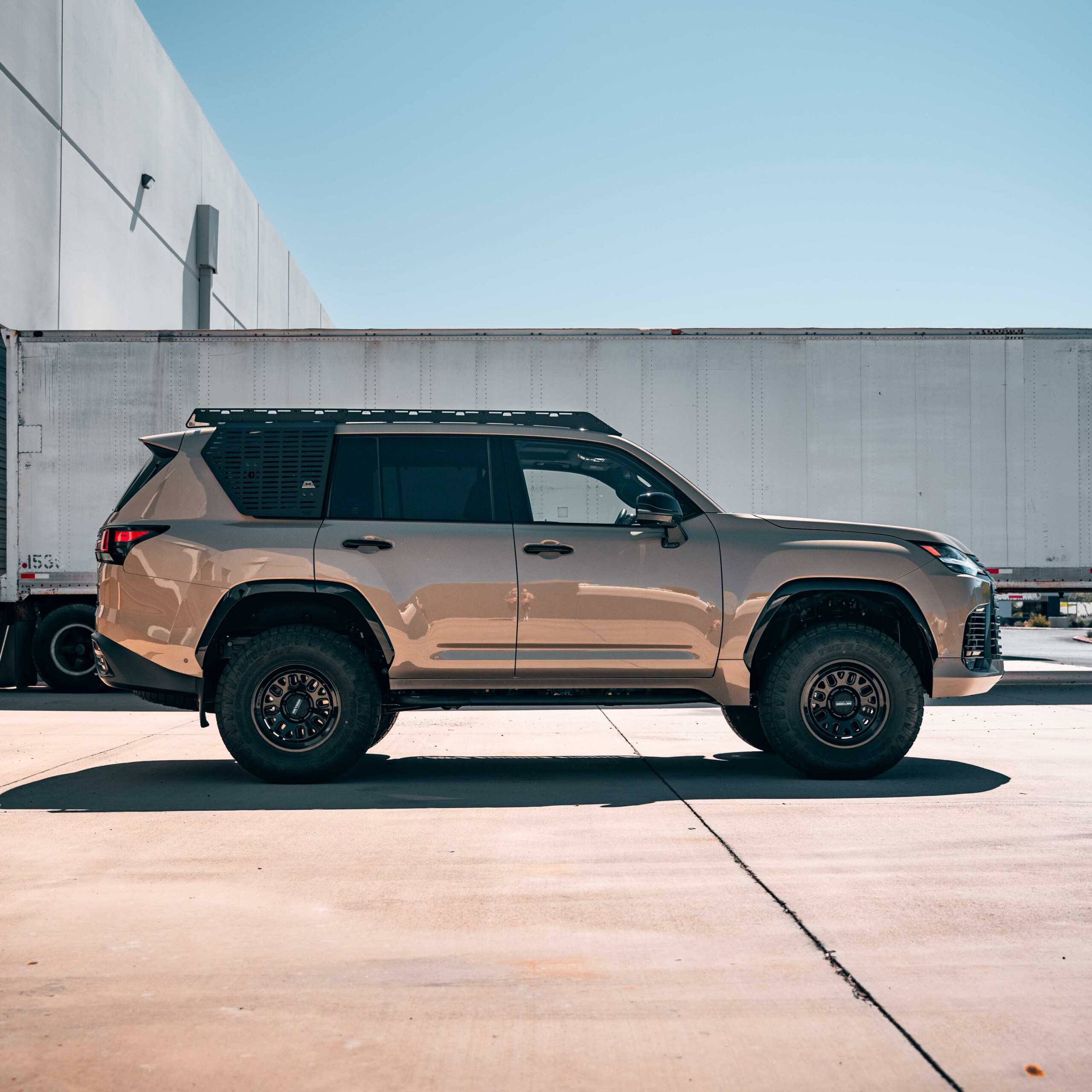 2025-2026 Lexus LX 700 & 600 Lo-Pro Roof Rack - Image 12