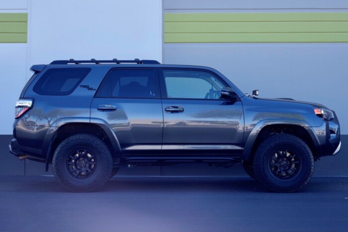 2010-’24 4Runner Limited with XREAS Preload Collar Lift Kit - Side Profile